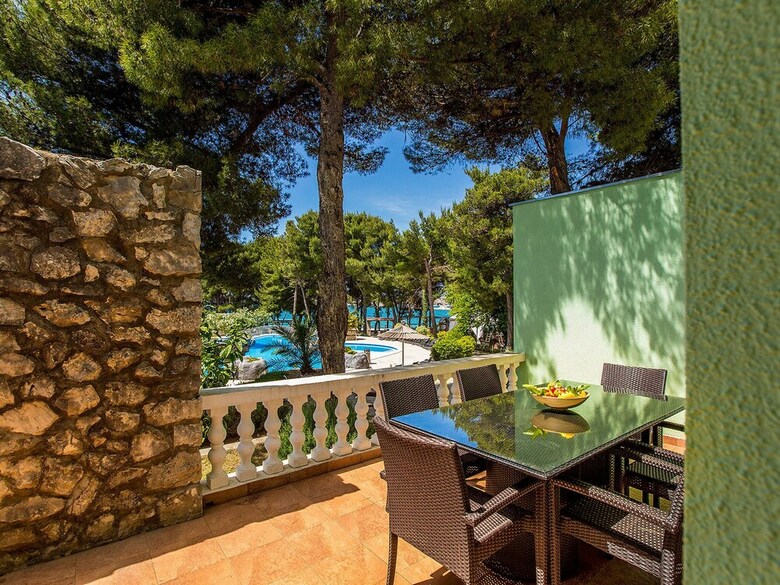Well-kept Apartment With AC Just 12km From Sibenik