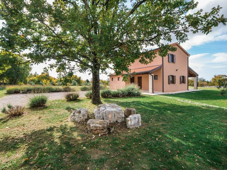 Detached Villa With Private Pool And Large Garden, In A Quiet Area