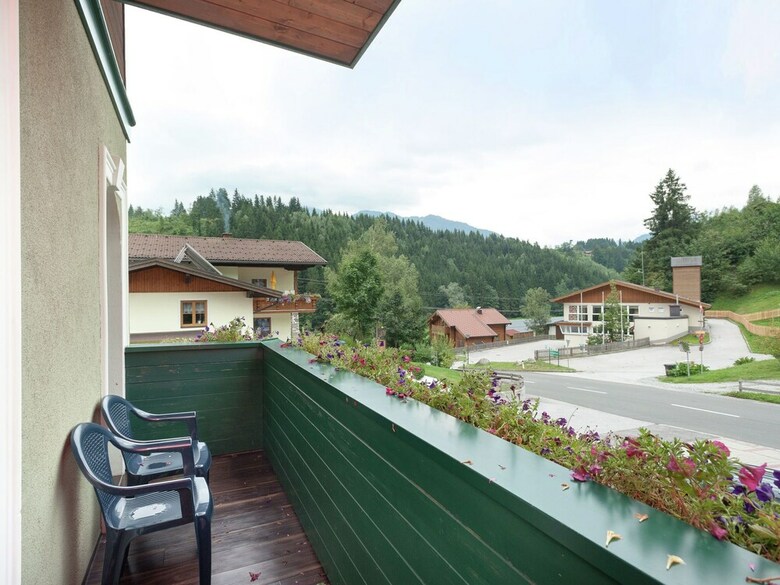 Spacious Holiday Home In Goldegg Near Ski Lift
