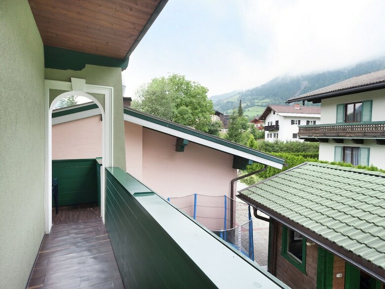 Spacious Holiday Home In Goldegg Near Ski Lift