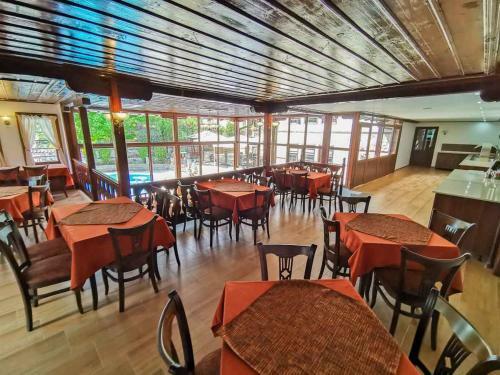 Hostal Alexandrov's Houses