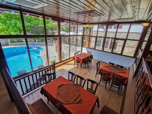 Hostal Alexandrov's Houses