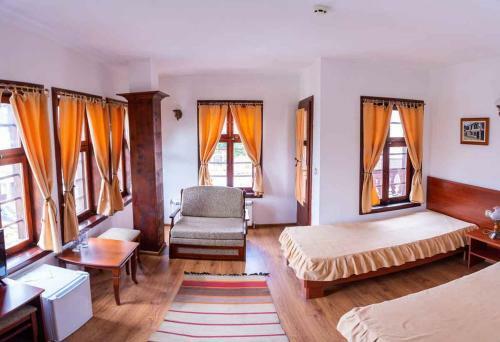 Hostal Alexandrov's Houses