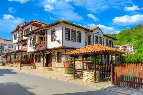 Hostal Alexandrov's Houses