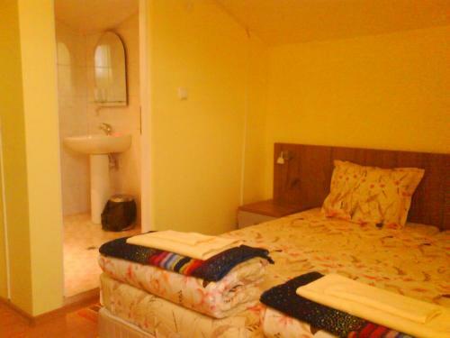 Hostal Aleks Guest House
