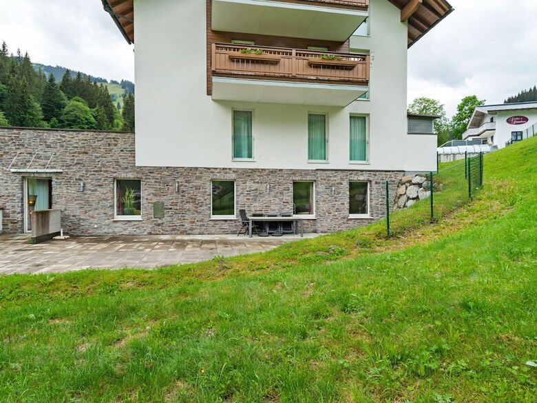 Relaxing Apartment In Saalbach-hinterglemm With Ski Storage