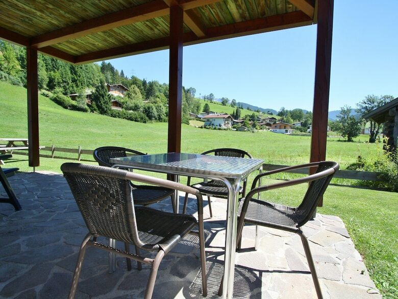 Spacious Apartment Near Ski Area In Maria Alm