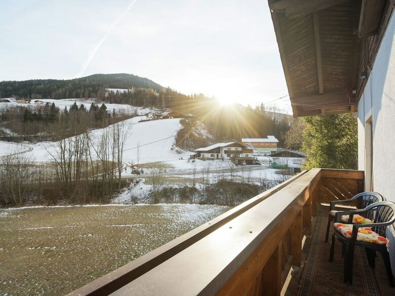 Spacious Apartment In Radstadt Near Ski Slopes
