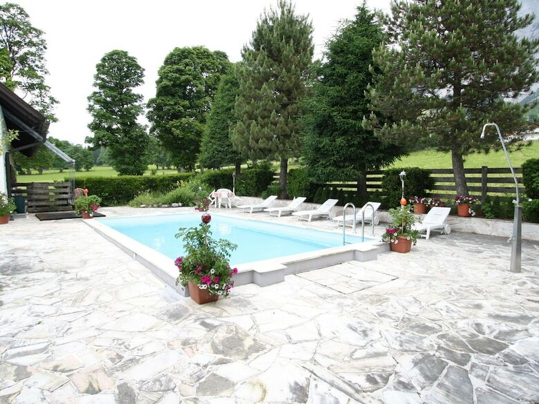 Warm Apartment In Ramsau Am Dachstein With Garden