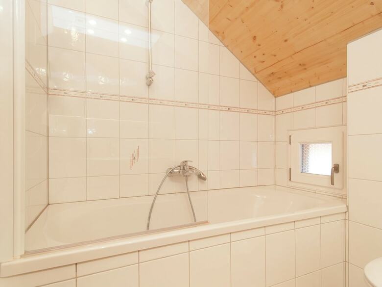 Spacious Chalet Near Kreischberg Ski Area