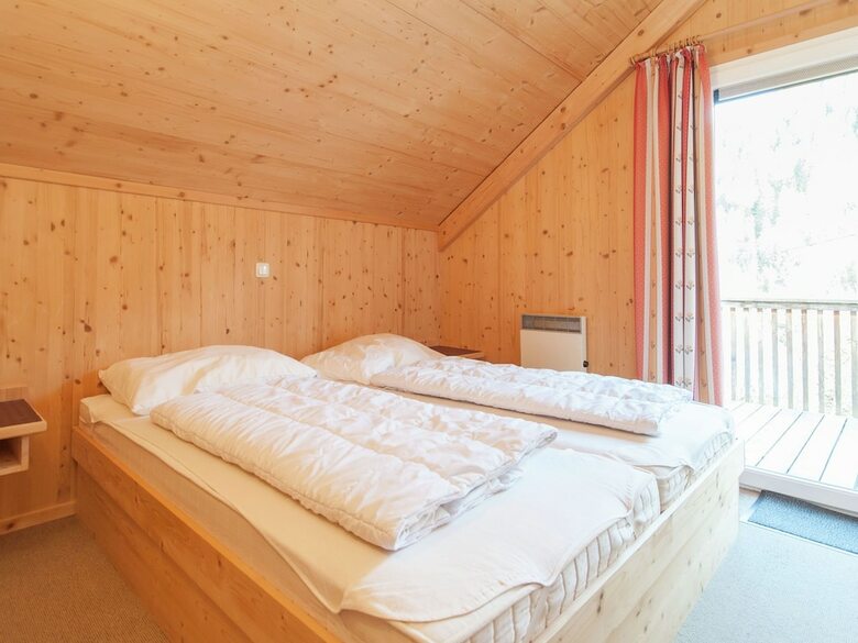 Spacious Chalet Near Kreischberg Ski Area