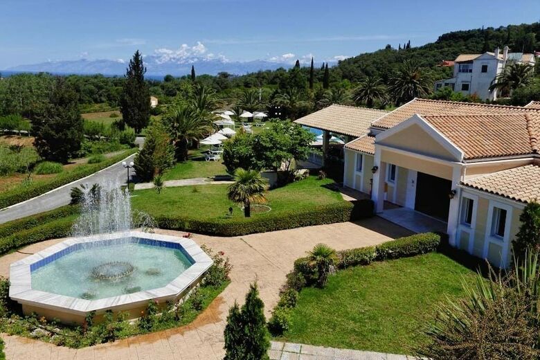 Hotel Rebecca's Village