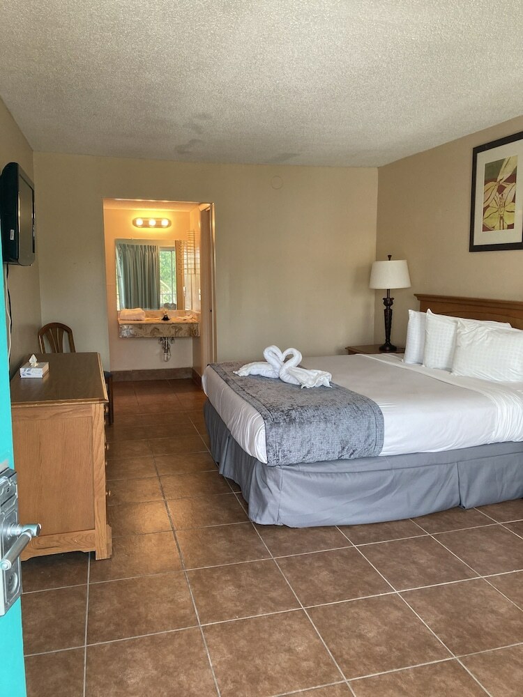 Motel Remington Inn And Suites