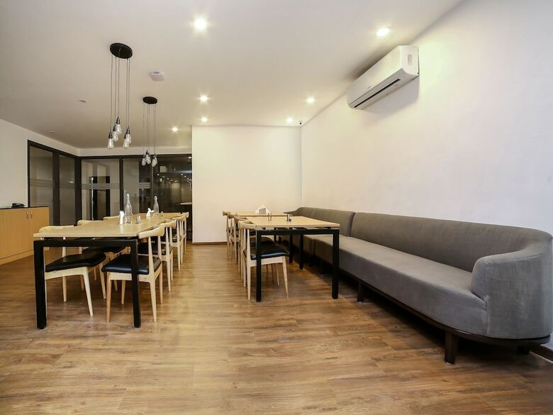 Hotel Oyo Townhouse 080 Meera Bagh
