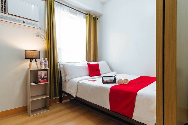 Hotel Reddoorz Premium @ Smdc Fairview