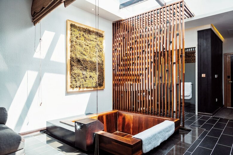 Shangri-la Salloi Rustic Luxury Hotel