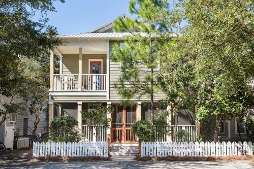 27 Ryan Street N Home