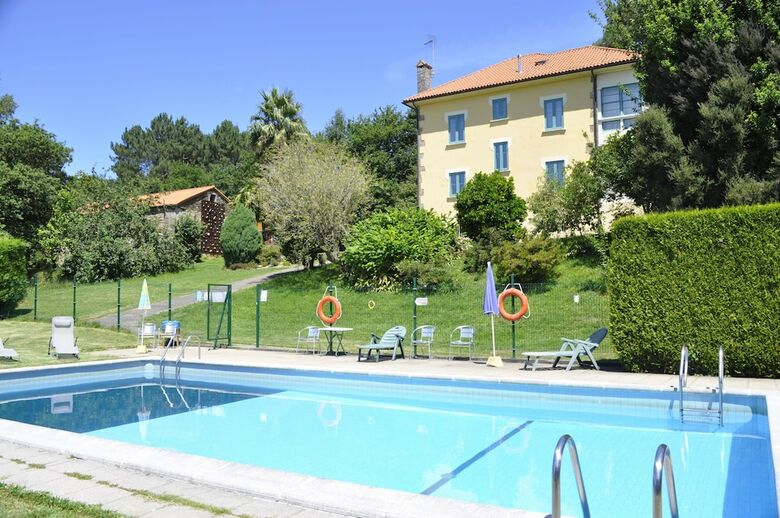 Hostal Albergue Tur�stico Alvarella