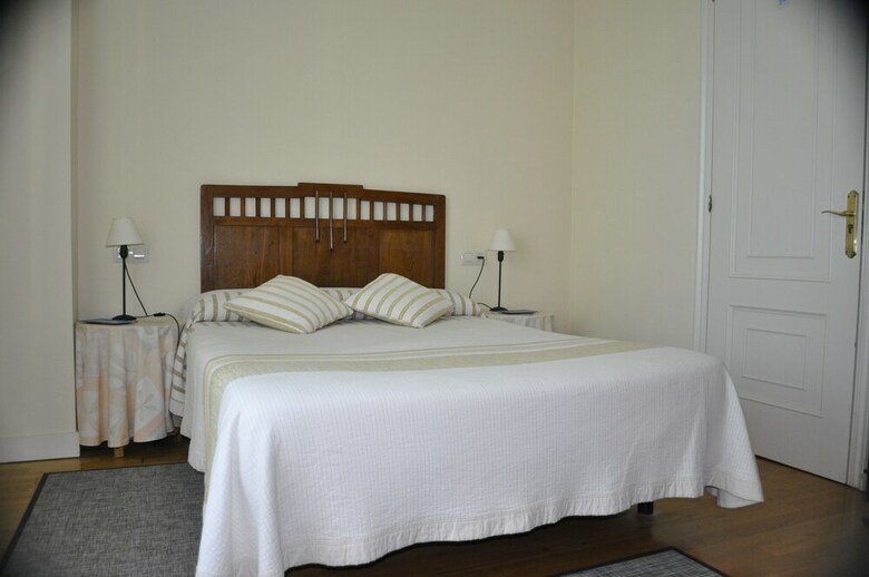 Hostal Albergue Tur�stico Alvarella
