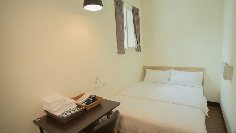 Hostal Douzi Home Hotel-nearby Metro - Hostel