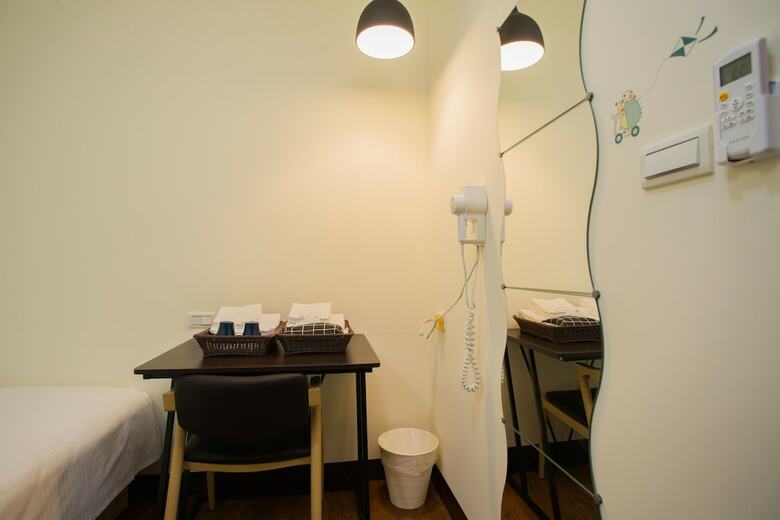 Hostal Douzi Home Hotel-nearby Metro - Hostel