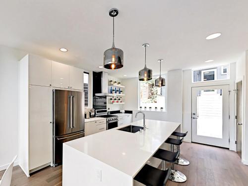 1106 C 14th Ave Townhouse
