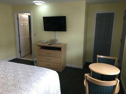 Chisholm's Motor Inn