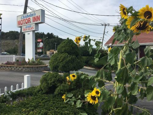 Chisholm's Motor Inn