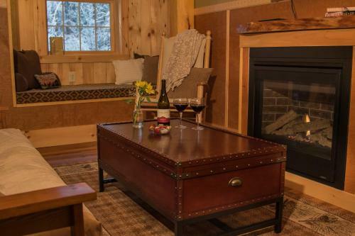 Lodge Robert Frost Mountain Cabins