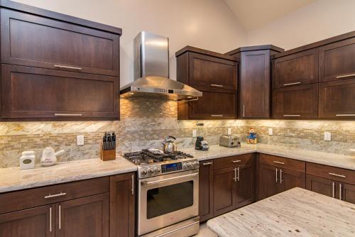 1310 Omalley Dr Home