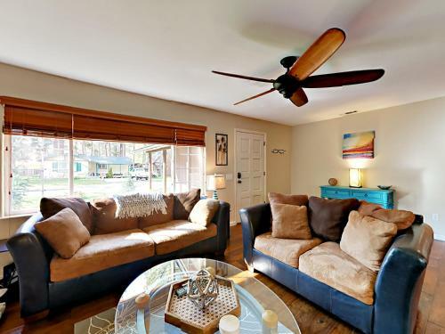 2572 Elwood Ave Home