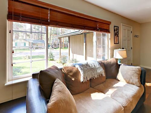 2572 Elwood Ave Home