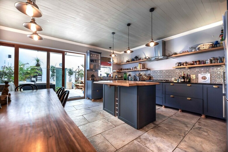 Stylish Heritage House In Tamboerskloof