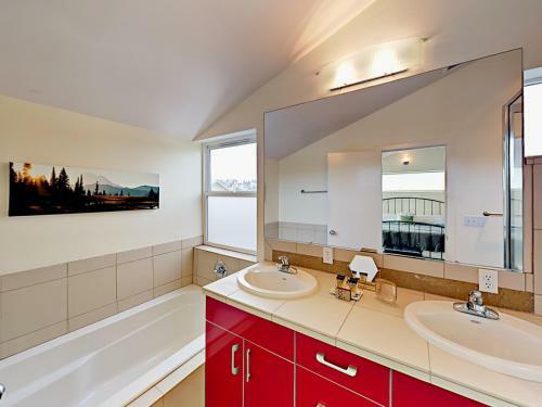 The Seattle House - Urban Retreat