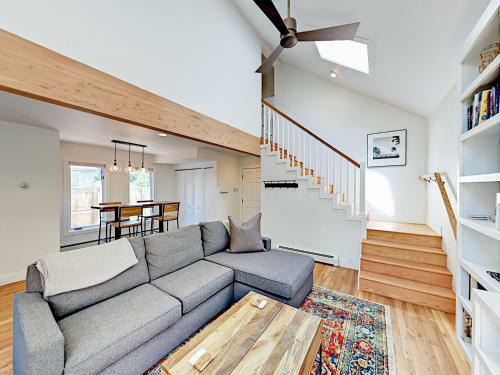 242 Hill Street House