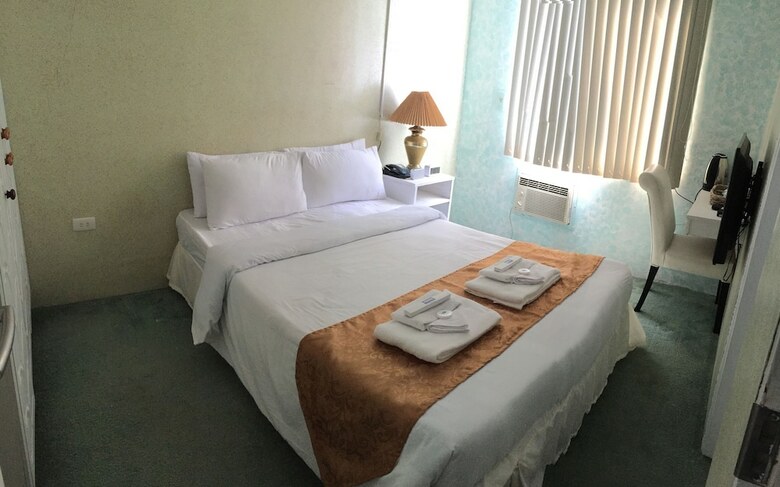 Hotel Grand Peninsula Suites