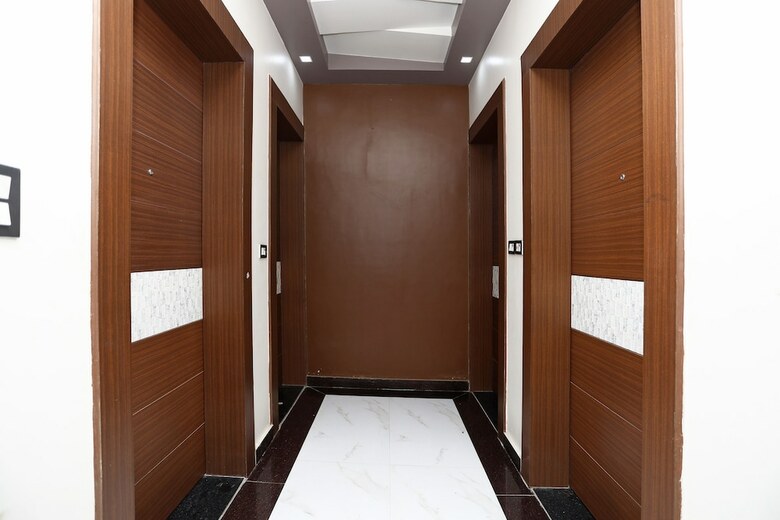 Hotel Oyo 18346 Glorify Stay2