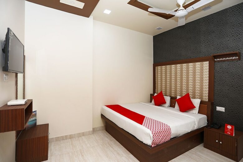 Hotel Oyo 18346 Glorify Stay2