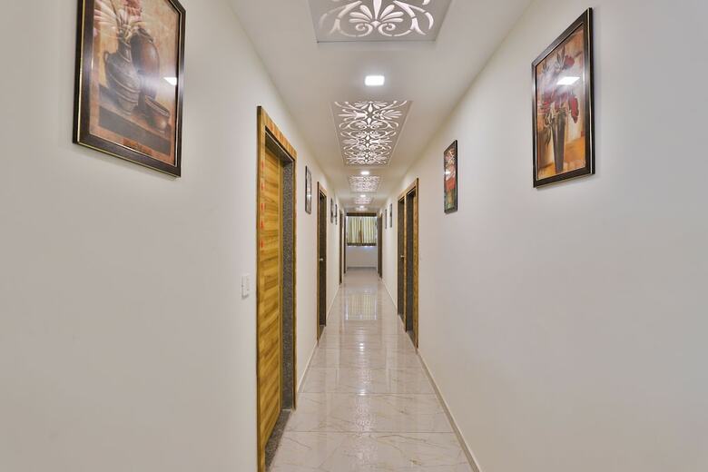 Oyo 24444 Hotel Rudrax