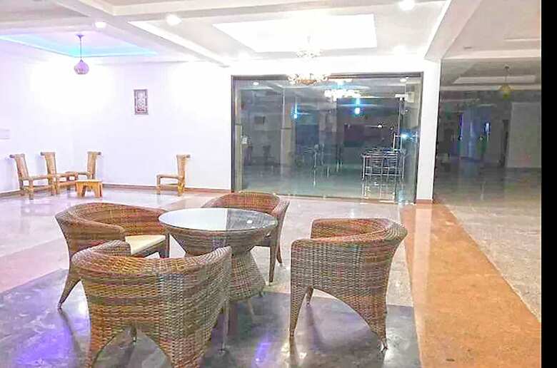 Oyo 24081 Hotel Lata Palace & Resort