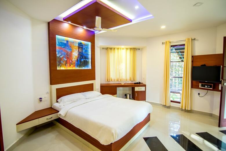 Hotel Edakkal Village Resort