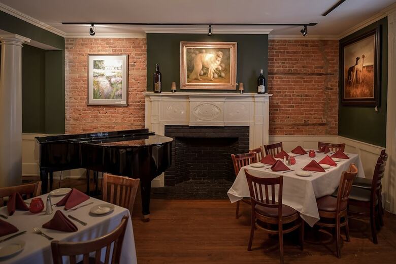 Posada The Chester Publick House Restaurant And Inn