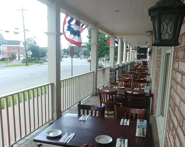 Posada The Chester Publick House Restaurant And Inn