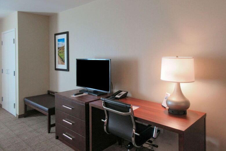 Hotel Comfort Inn & Suites