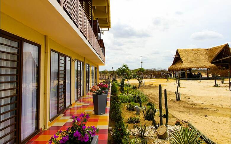 Hotel On Vacation Wayira