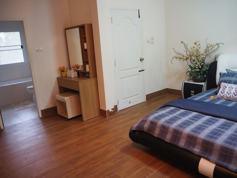 Hotel Baantai Homestay