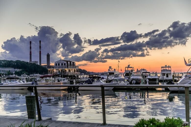Danfords Hotel And Marina
