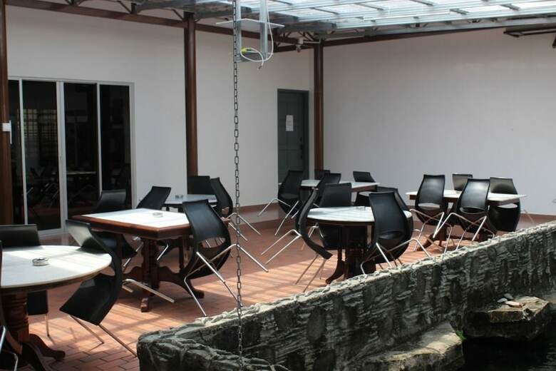 Hotel Karak Orchard Resorts