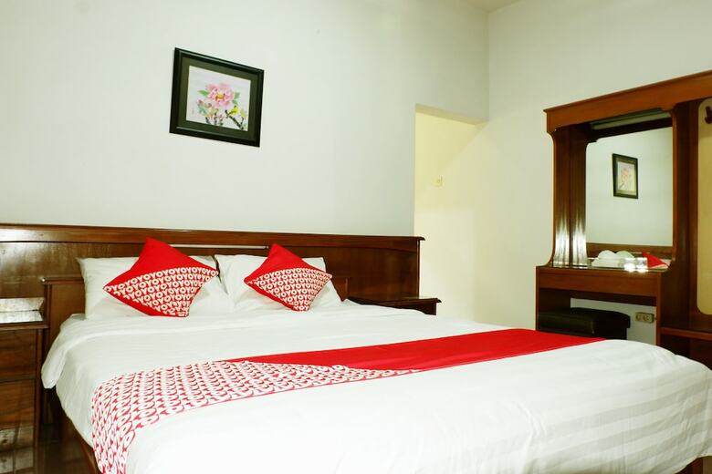 Oyo 517 Hotel Arjuna Lawang