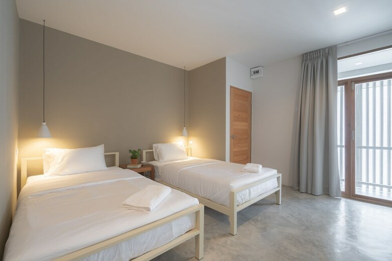 Hotel Sunkiss Pool.bed.cafe